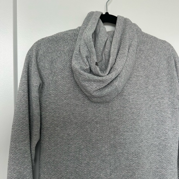 Lululemon Gray Women's Zip-Up Hoodie - Size 4 - Picture 9 of 12